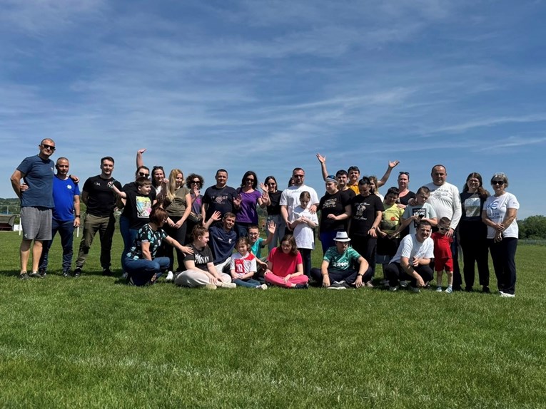 HNS i udruga Plavi cvijet napravili nogometni kamp za osobe s autizmom