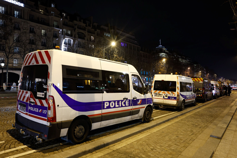 Pretres instituta u centru Pariza zbog veza s Epsteinom. Pod istragom bivši ministar