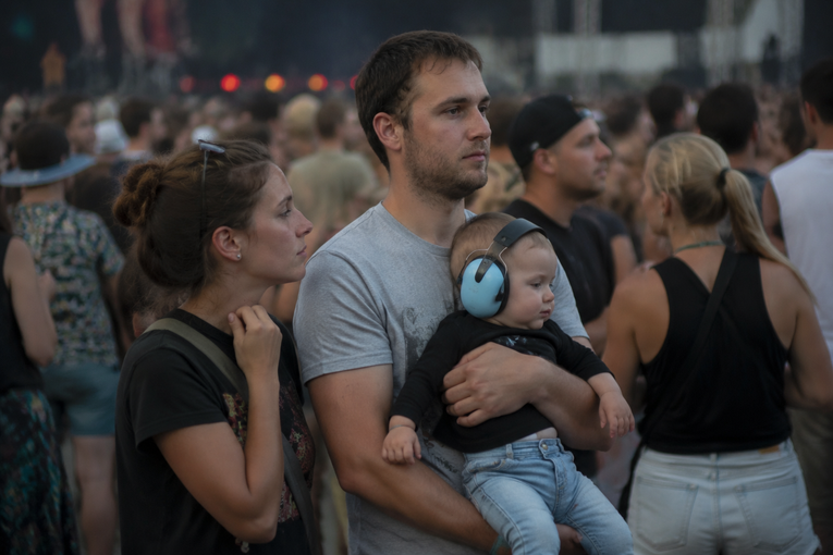 Je li sigurno voditi bebu na koncert?