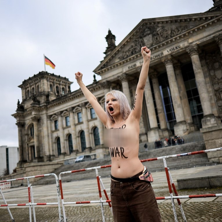 Feministkinje u Berlinu i Kijevu polugole prosvjedovale protiv AfD-a