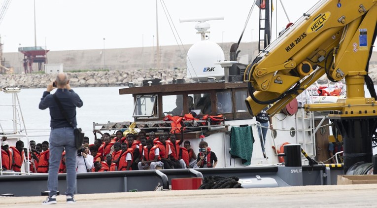 Malta ne dopušta brodu s migrantima da pristane: "Ovo nije samo naš problem"