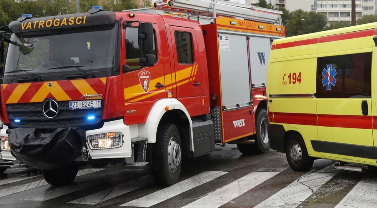 U stanu u Sesvetama palio majicu pa zapalio stol u sobi. Završio u bolnici zbog dima