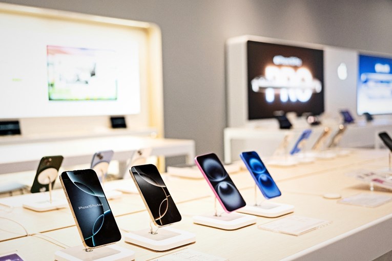 Apple: Očekujemo 900 milijuna dolara dodatnih troškova zbog Trumpovih carina