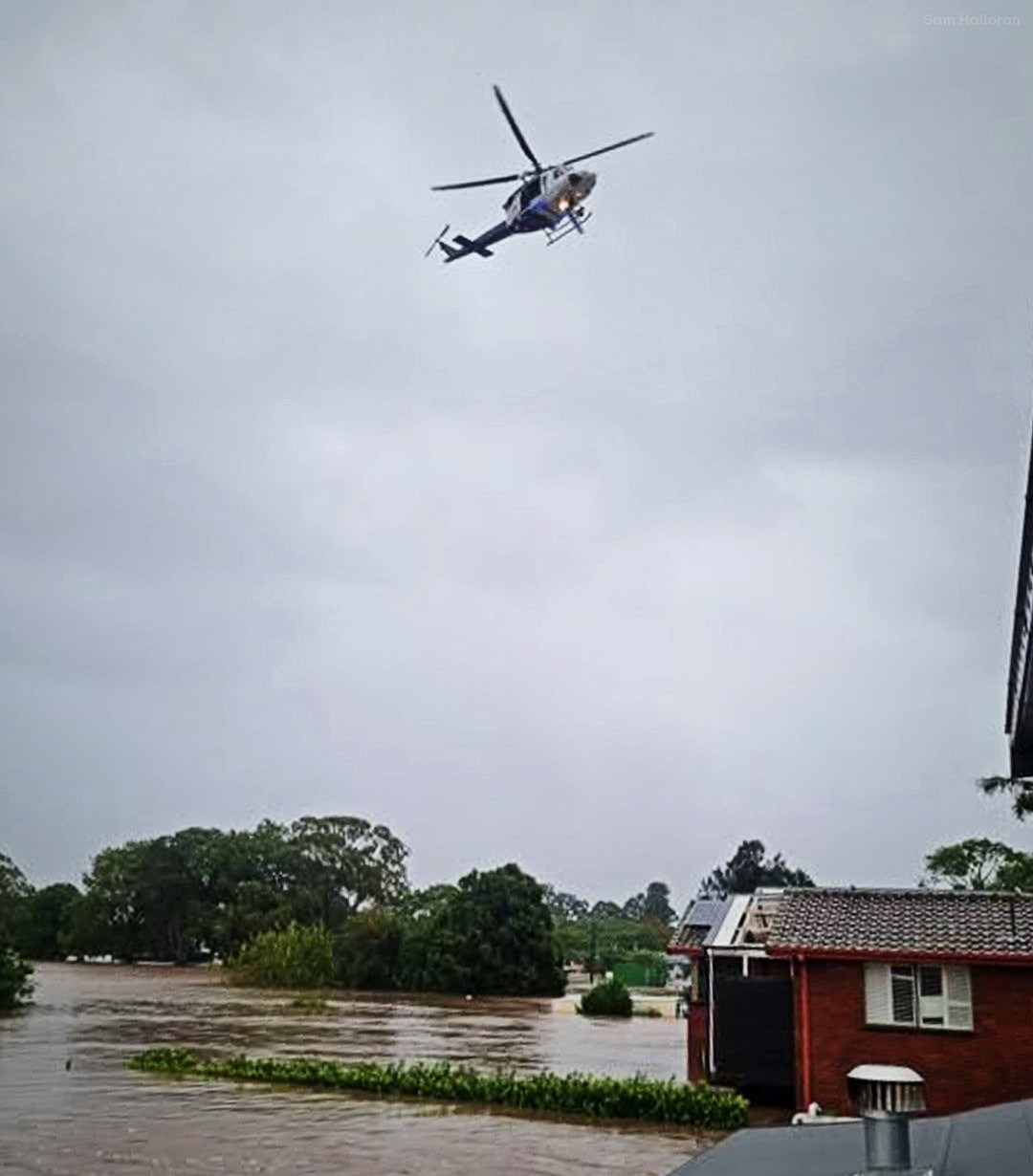 VIDEO Dramatične scene iz Australije: Ljude od poplava spašavali helikopterima