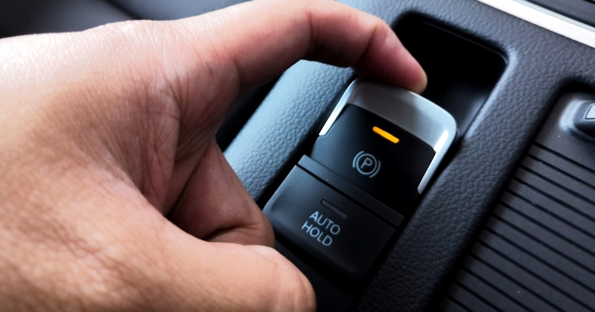 VIDEO Što se dogodi kad u vožnji povučete elektroničku parkirnu kočnicu?