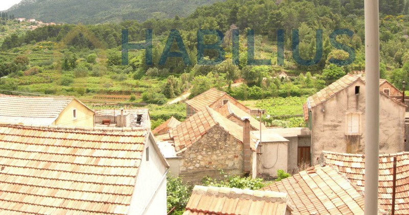 Top oglasi za nekretnine: Stara kamena kuća na Hvaru prodaje se po sniženoj cijeni