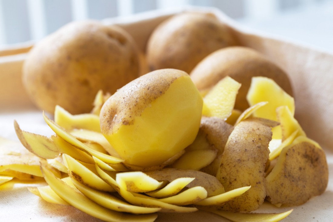 Treba li krumpir prije kuhanja guliti?