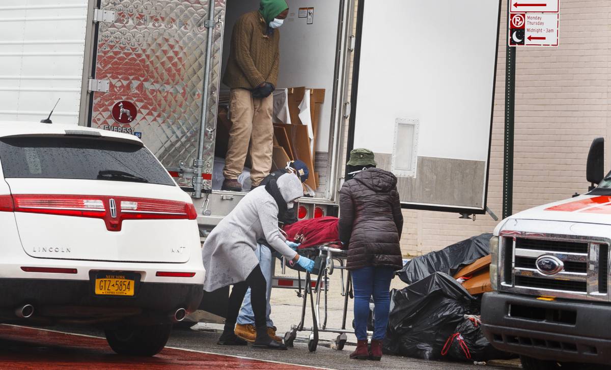 Gradonačelnik New Yorka pogrebnicima: Neprihvatljivo je ostaviti 60 tijela na ulici