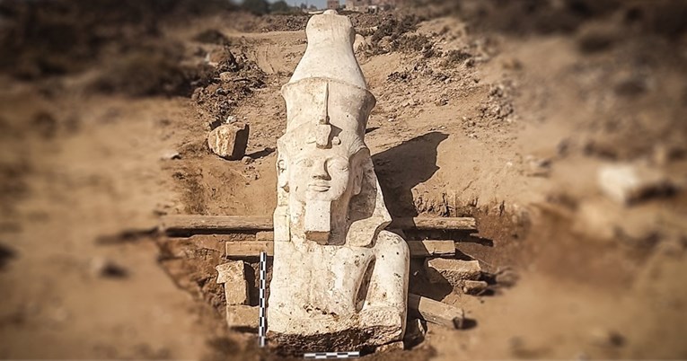 U Egiptu iskopan dio goleme statue Ramzesa II., drugi dio pronašli 1930. godine
