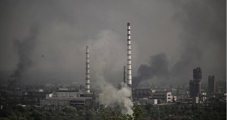 U kemijskoj tvornici u Severodonjecku skrivaju se civili. Gotovo je posve uništena
