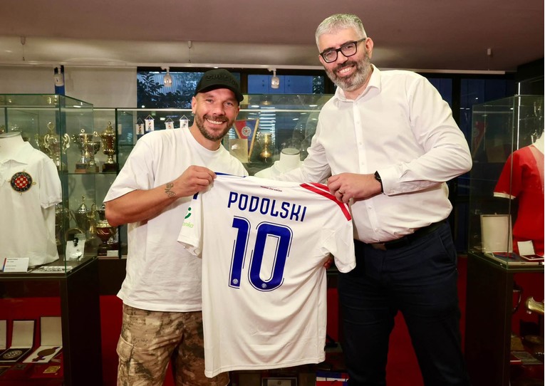 Podolski postao član Hajduka. Bit će na utakmici s Ajaxom