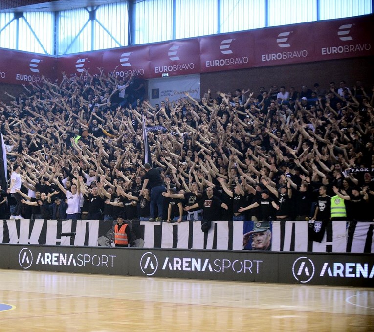 Skandal u Beogradu. Grobari na utakmici protiv Nexea urlali "Nek umre ustaša"
