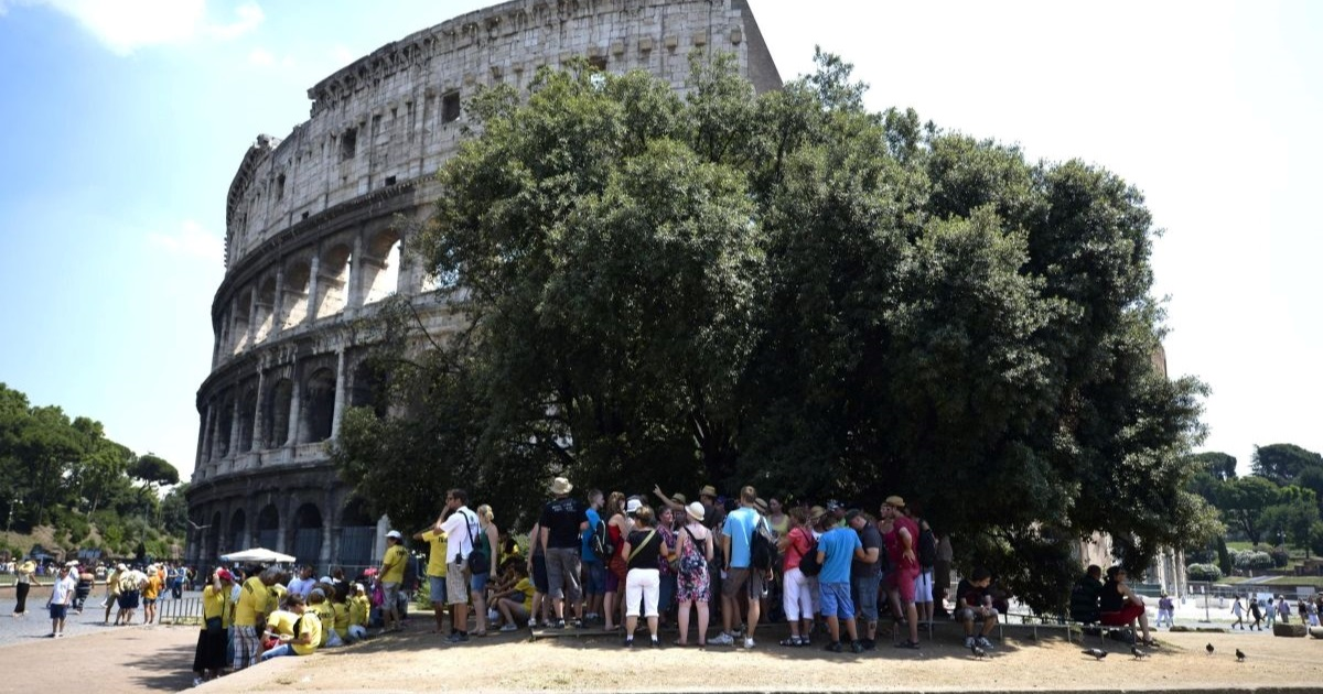 Vodila turiste po rimskom Koloseumu pa umrla od vrućine