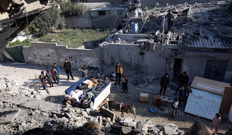 Izrael pojačao bombardiranje Rafaha, u zračnom napadu ubijena velika obitelj