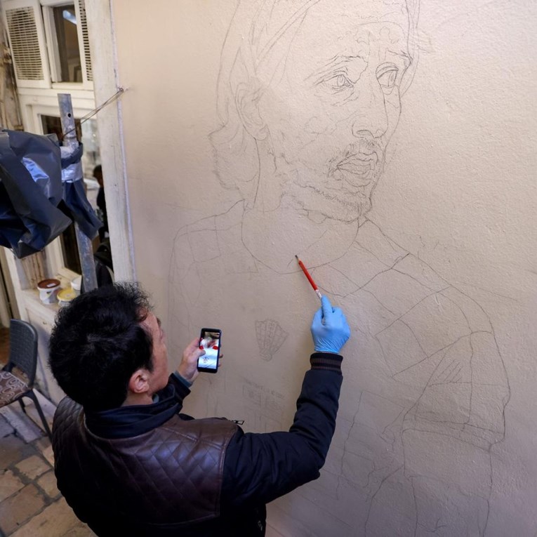 VIDEO Počela izrada murala s likom Luke Modrića u Zadru