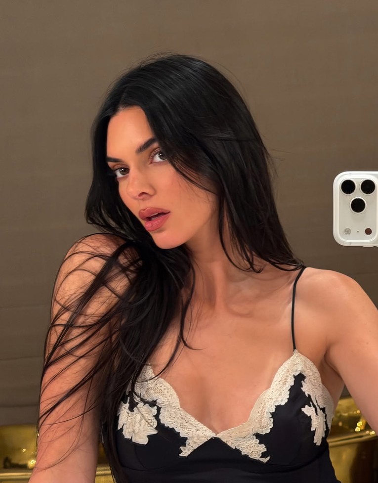 Kendall Jenner pokazala top koji je ove sezone teško izbjeći