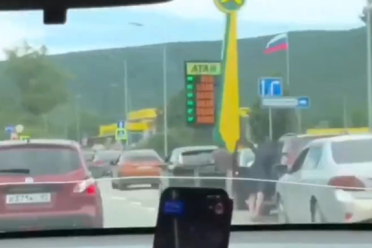 Prazne police, nestašica goriva postaju svakodnevica na okupiranom Krimu
