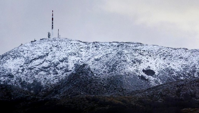 Zbog snijega zatvorena cesta prema najvišem vrhu Biokova