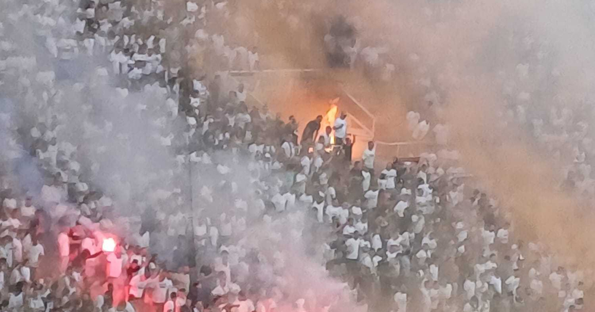 FOTO Torcida izazvala požar na poljudskoj tribini