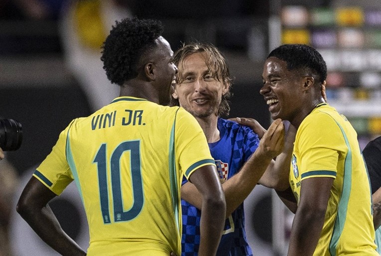 Ponoćna objava Modrića skupila pola milijuna lajkova. Igrači Reala ostavljaju mu srca