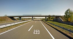 Netko s nadvožnjaka na autocesti bacao kamenje na mađarske aute, četiri su oštećena