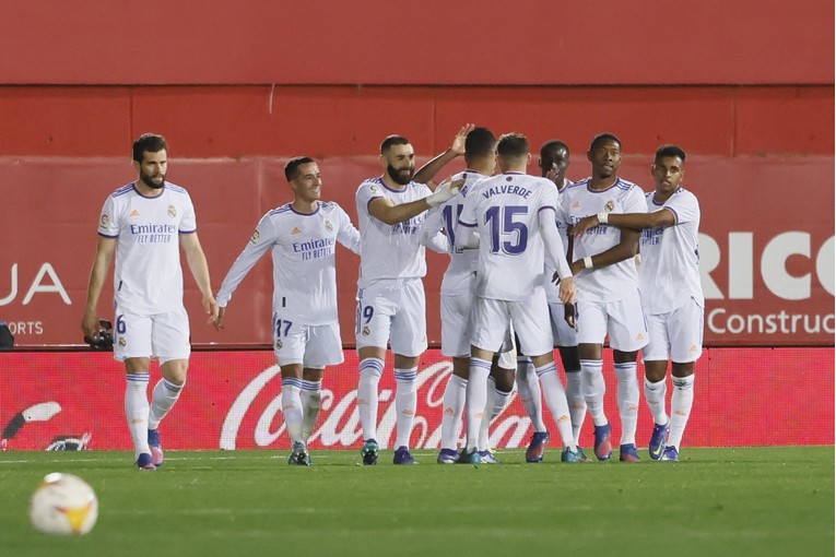 Real uvjerljivom pobjedom pobjegao Sevilli na deset bodova. Modrić igrao pola sata