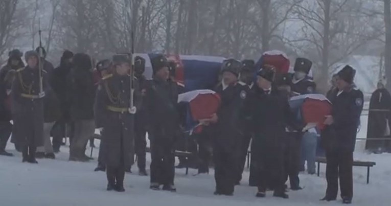 Pokopani posmrtni ostaci vojnika poginulih u Napoleonovom napadu na Rusiju