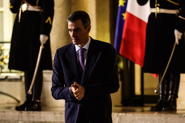 Španjolska za 500.000 migranata dala dozvolu boravka. Europska komisija protiv