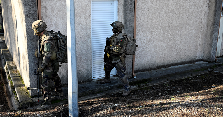 Ruski obavještajci: Francuska priprema slanje 2000 vojnika u Ukrajinu