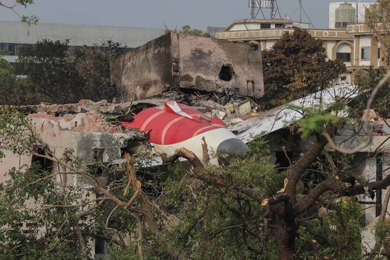 Pronađene crne kutije iz nesreće u Indiji u kojoj je poginulo 270 ljudi