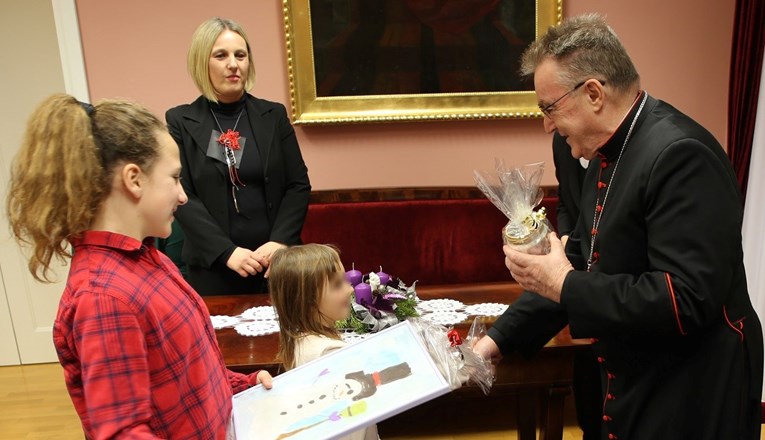 Kardinal Bozanić primio štićenike Caritasove Kuće sv. Franje