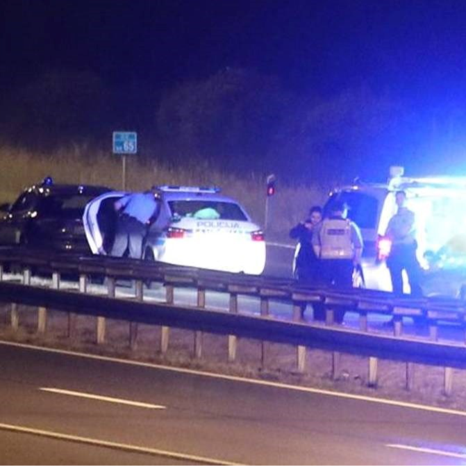 Motociklist kod Rijeke udario u zaustavljeno vozilo. Pao pa ga pregazio drugi auto