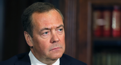 Medvedev: Bilo bi lijepo da nemirni Francuzi pošalju nekoliko pukovnija u Ukrajinu