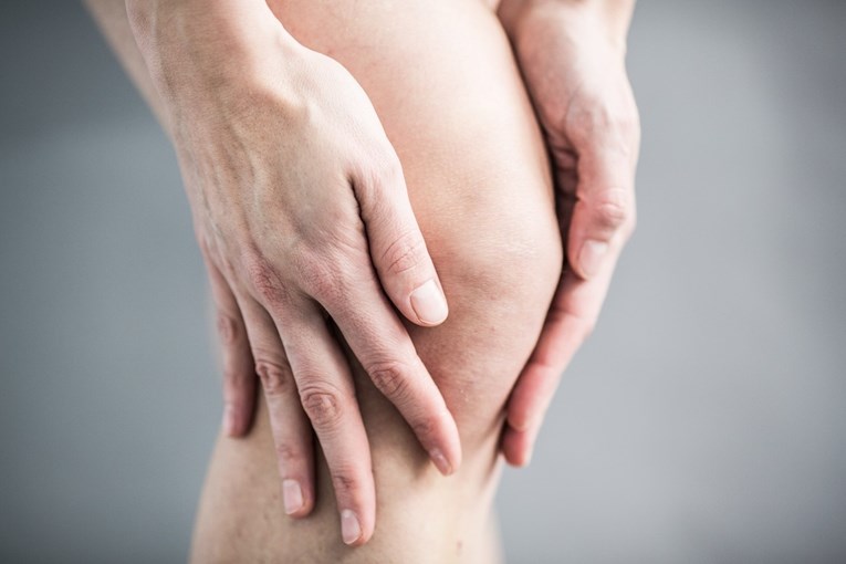 Studija: Nema velike koristi od ubrizgavanja hijaluronske kiseline za artrozu koljena