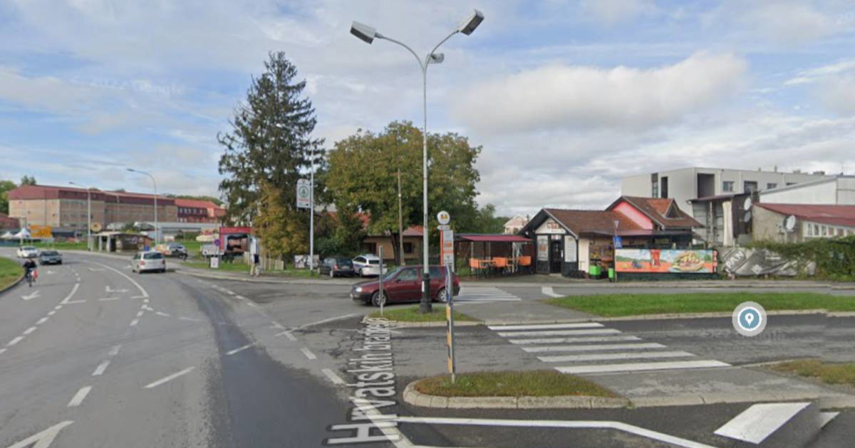 Vozač autobusa u Požegi udario auto pa pobjegao s mjesta nesreće