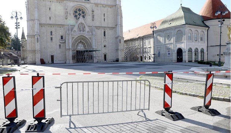 FOTO Zatvoren cijeli trg ispred zagrebačke katedrale