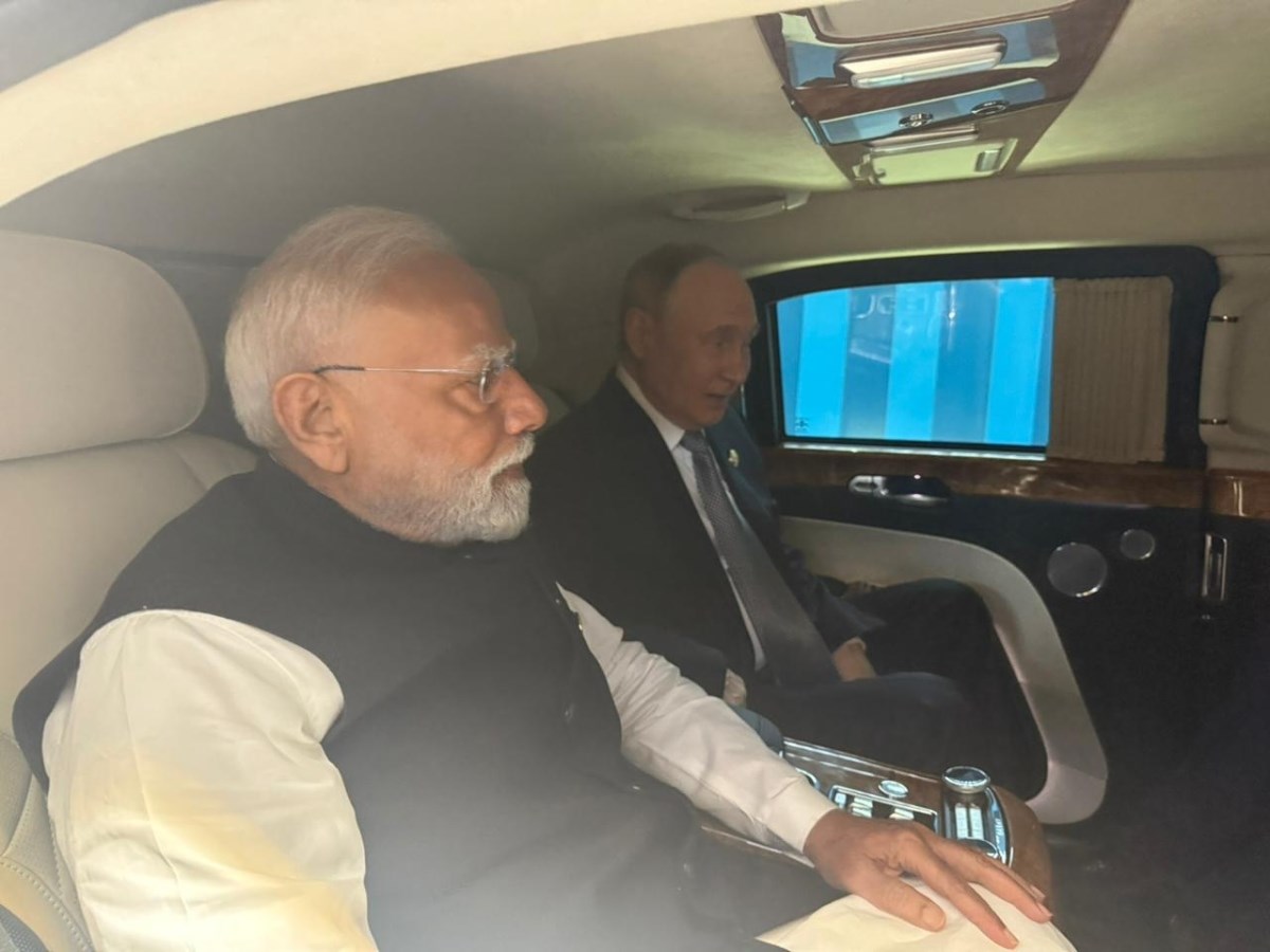 Modi objavio fotografiju iz Putinove limuzine, imali su 45-minutni sastanak