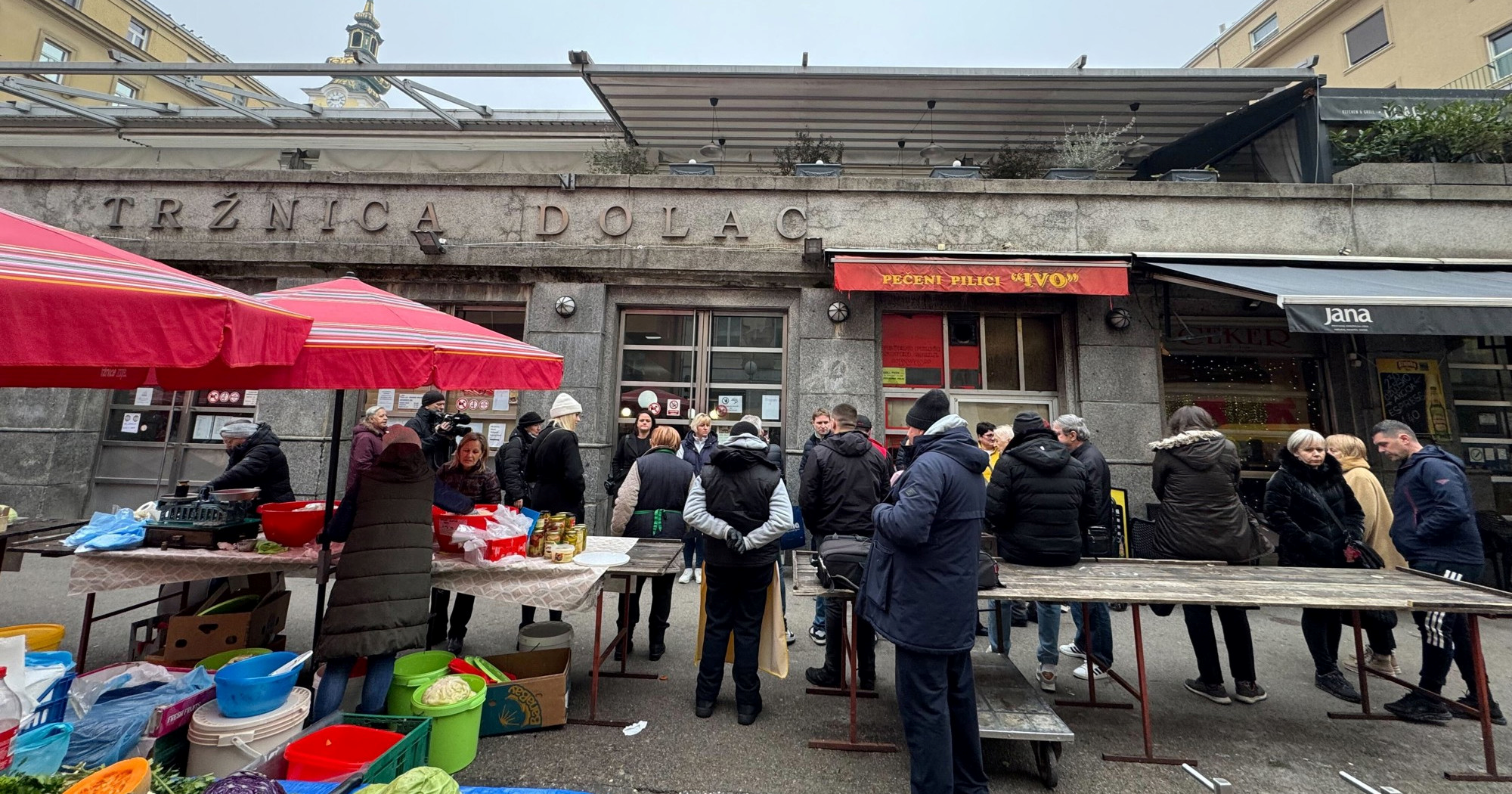 VIDEO Pobuna na Dolcu: "Prevareni smo, zvali smo Tomaševićev ured." Oglasio se Holding