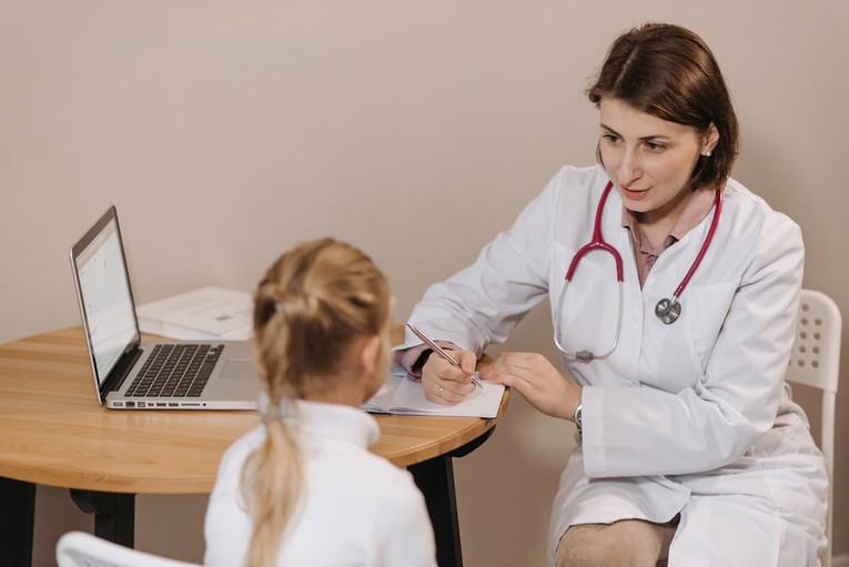 Alarmantan manjak pedijatara u Hrvatskoj. Sustav spašavaju umirovljenici