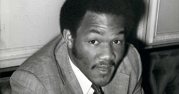 Stroj za nokaute se umirovio i postao svećenik. Vratio se i opet stigao na vrh