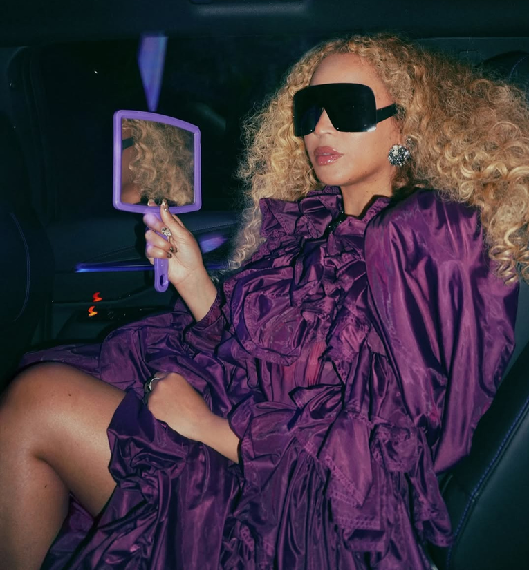 Beyoncé odjenula haljinu koja je fanove podsjetila na kultni trenutak ...