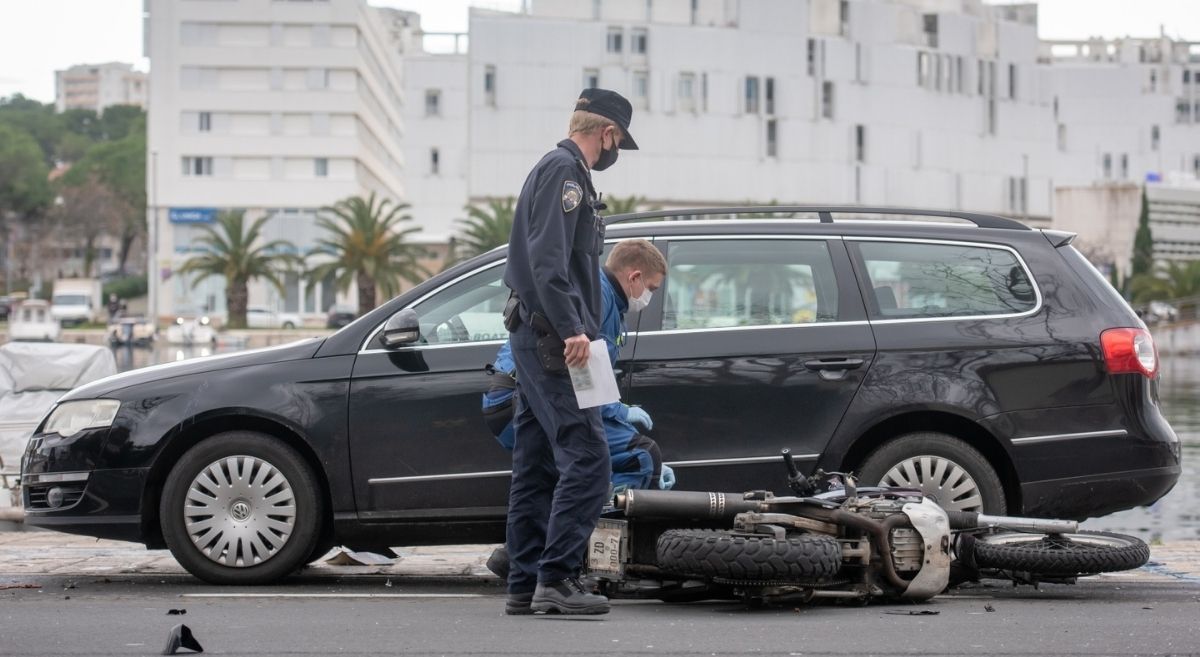 Sudar motora i auta u Zadru, motociklist završio u bolnici