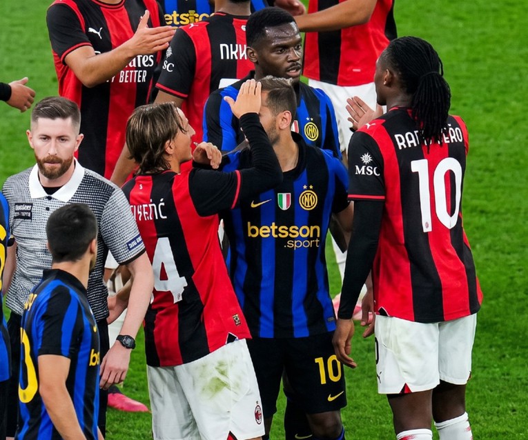 Zvijezda Intera presadila kosu, Modrić se našalio s njim. Pogledajte scenu s derbija