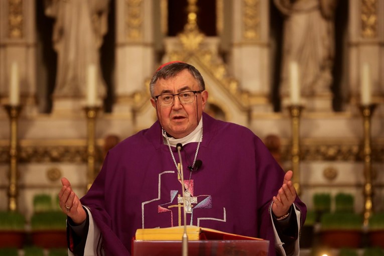 Kardinal Puljić čestitao Uskrs, zahvalan je svima koji se bore protiv epidemije