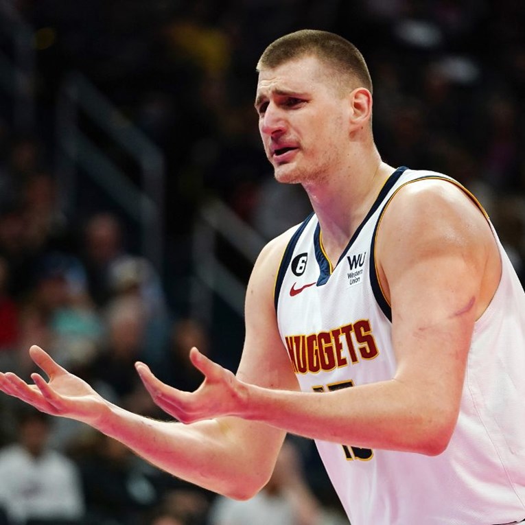 NBA insajderi pišu o trejdu superstara. Jokić nakon 12 godina napušta Denver?