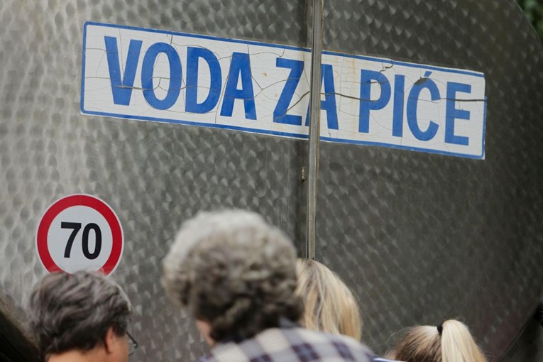 Četvrti dan zamućena voda u Splitu. Uveli opskrbu cisternama