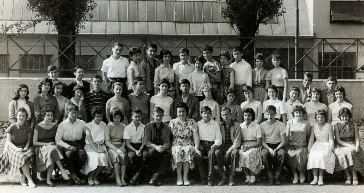 Jedan zagrebački razred slavi 60 godina mature. Prepoznajete li ikoga na fotki?