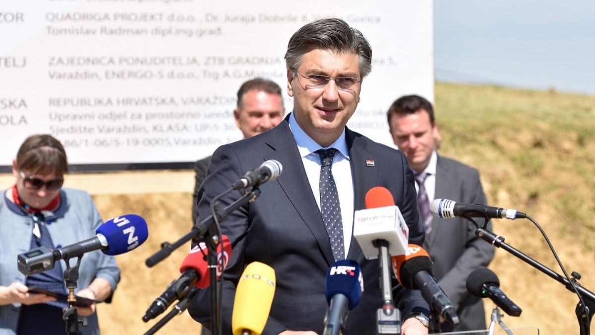 Plenković: Ako rade dućani i trgovački centri, zašto djeca ne bi išla u školu?