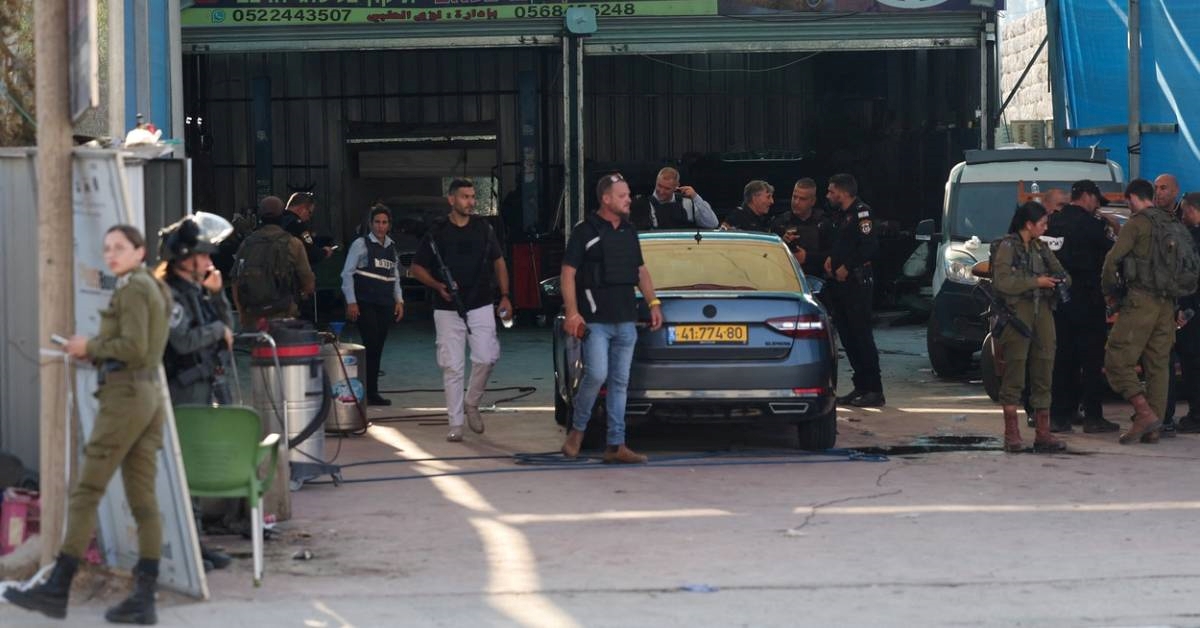 Palestinac izbliza ubio oca i sina Izraelce u praonici auta na Zapadnoj obali