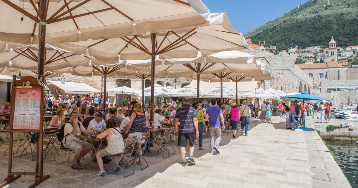 Šest znakova da jedete u restoranu koji je zamka za turiste